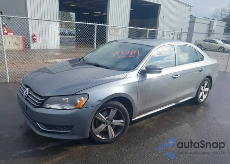 2013 Volkswagen Passat 2.5L Se из США, поврежденный, VIN 1VWBH7A36DC012867